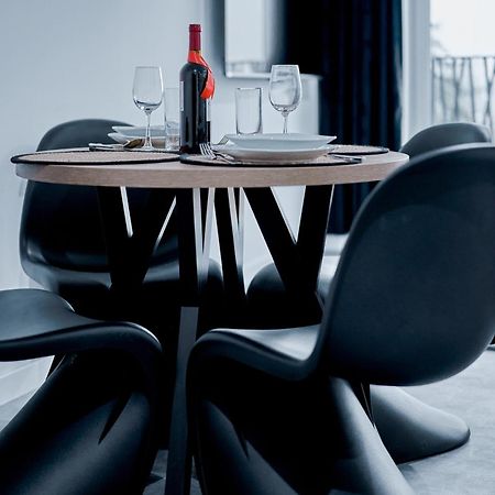 Apartament Sztuk Pieknych 10 Piła Esterno foto