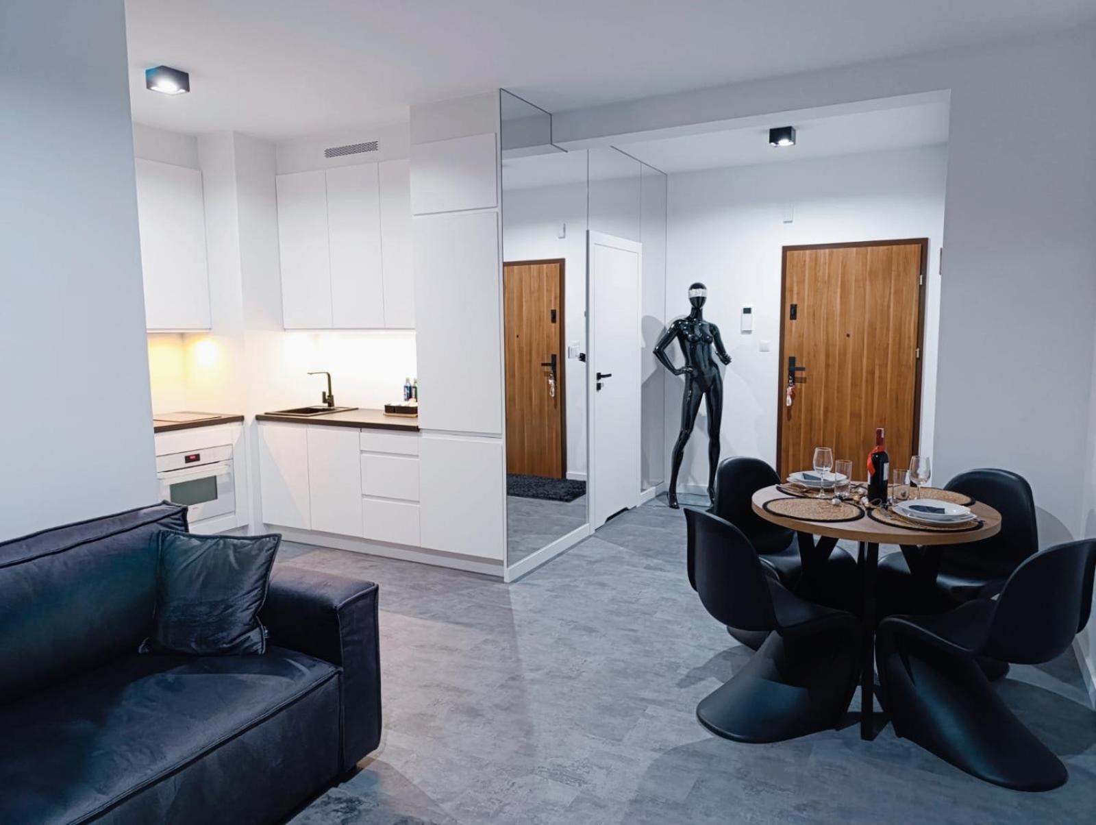 Apartament Sztuk Pieknych 10 Piła Esterno foto