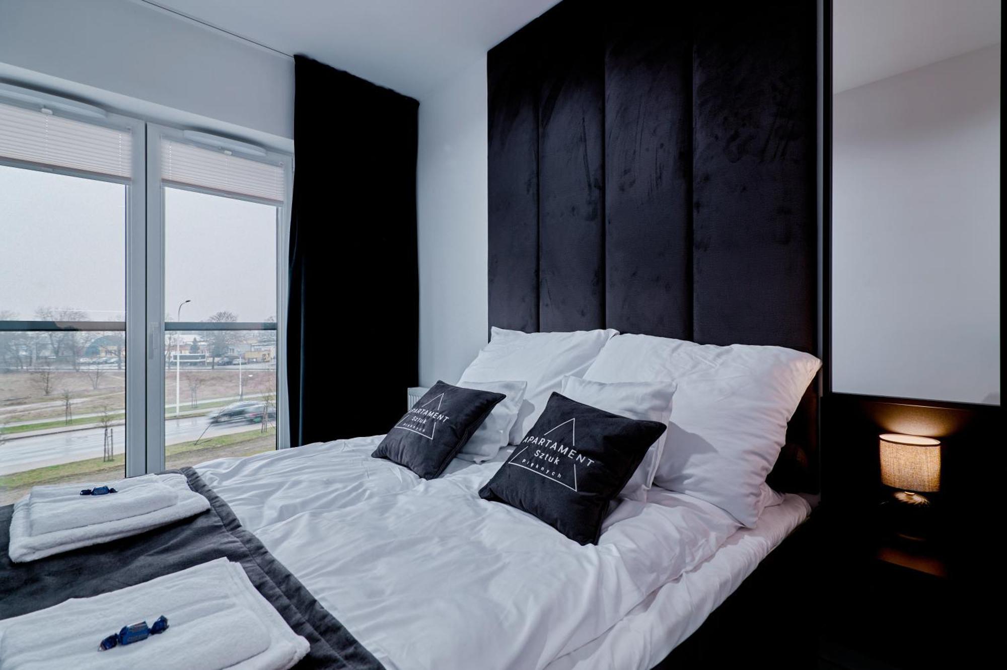 Apartament Sztuk Pieknych 10 Piła Esterno foto